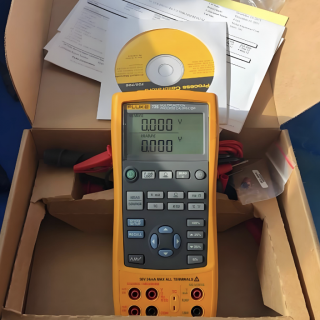 Fluke 725 Multifunction Process Calibrator